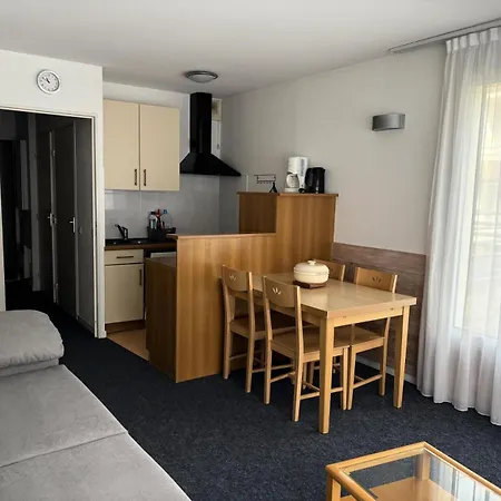 Le - Piscine - Pour 4 Personnes Mae-4993